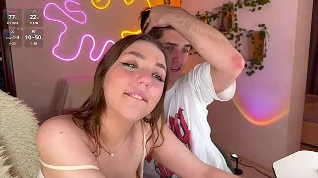 RobertAndLinela online show from September 20, 2025, 2:12 am