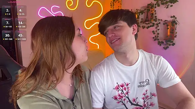 RobertAndLinela online show from October 11, 2025, 8:02 am