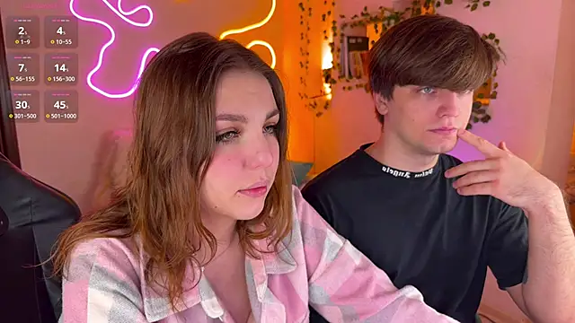 RobertAndLinela online show from November 1, 2025, 3:58 pm