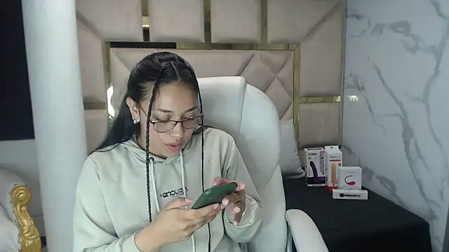 Snapshot of IsabellRodriguez18 chatting on March 9, 2025, 3:54 am IsabellRodriguez18 online show from March 9, 2025, 3:54 am