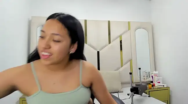Snapshot of IsabellRodriguez18 chatting on March 12, 2025, 12:42 am IsabellRodriguez18 online show from March 12, 2025, 12:42 am