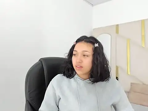 Snapshot of IsabellRodriguez18 chatting on September 19, 2025, 2:35 am IsabellRodriguez18 online show from September 19, 2025, 2:35 am