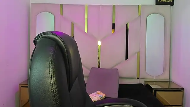 IsabellRodriguez18 online show from March 17, 2026, 3:33 am