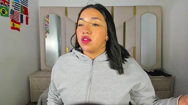 IsabellRodriguez18 online show from July 17, 2026, 12:34 pm