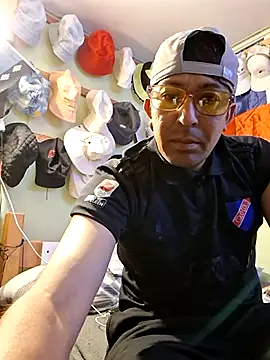 zeus2630 online show from December 14, 2025, 9:52 pm