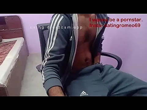 Snapshot of IamRentedBoybfriend chatting on January 17, 2026, 8:01 pm IamRentedBoybfriend online show from January 17, 2026, 8:01 pm