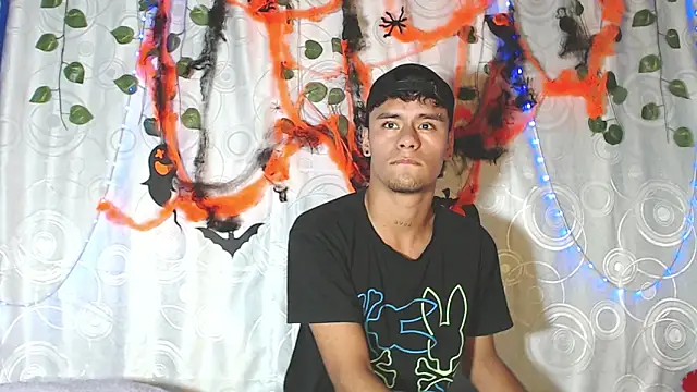 Andres 7676 online show from October 12, 2025, 9:47 pm