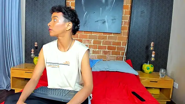 Snapshot of AntonAndSofii chatting on January 17, 2025, 3:34 am AntonAndSofii online show from January 17, 2025, 3:34 am
