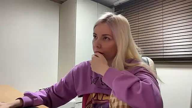 Snapshot of yunasuka chatting on January 9, 2025, 7:08 pm yunasuka online show from January 9, 2025, 7:08 pm