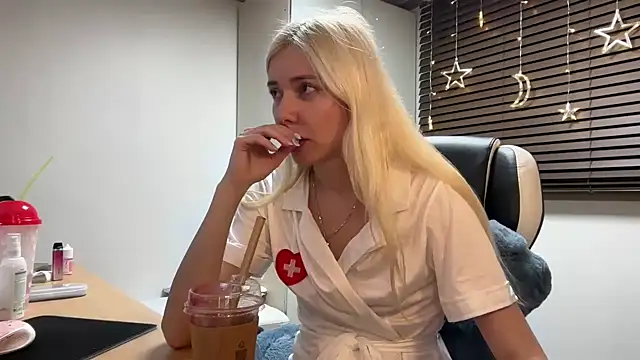 Snapshot of yunasuka chatting on January 17, 2025, 6:44 pm yunasuka online show from January 17, 2025, 6:44 pm