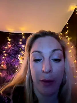 kayNkris online show from October 23, 2025, 6:45 am