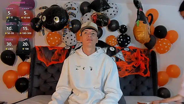 two milkyway online show from October 15, 2025, 12:49 pm