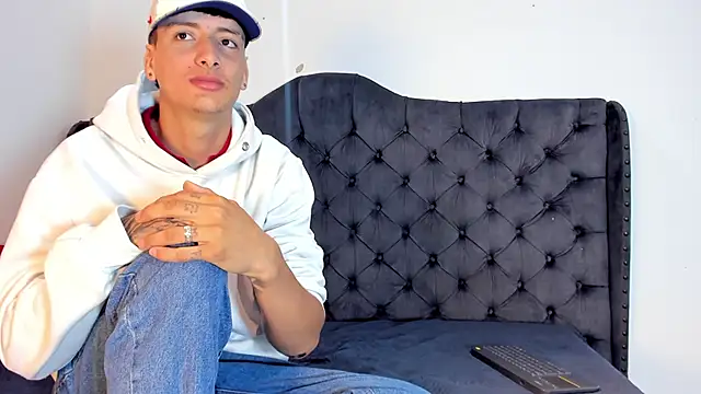 two milkyway online show from December 2, 2025, 1:28 pm