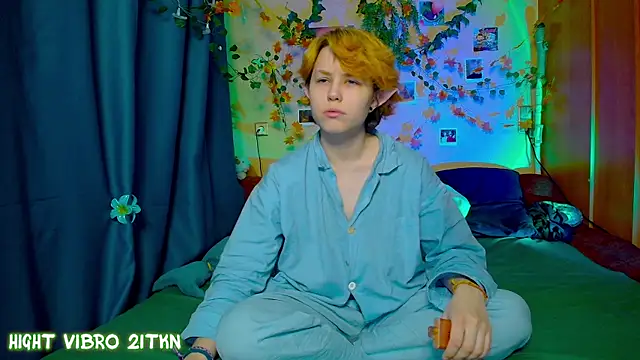 Snapshot of TrickyKitsune chatting on October 15, 2025, 10:37 am TrickyKitsune online show from October 15, 2025, 10:37 am