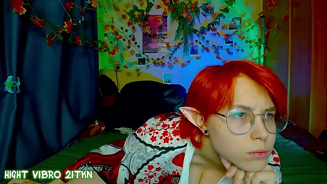 Snapshot of TrickyKitsune chatting on October 27, 2025, 1:48 pm TrickyKitsune online show from October 27, 2025, 1:48 pm