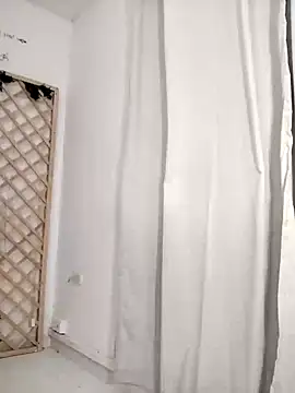 Snapshot of Mia_WAll chatting on December 31, 2024, 2:40 am Mia WAll online show from December 31, 2024, 2:40 am