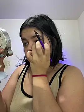 Snapshot of pretty_angela1 chatting on December 26, 2024, 1:32 pm pretty angela1 online show from December 26, 2024, 1:32 pm