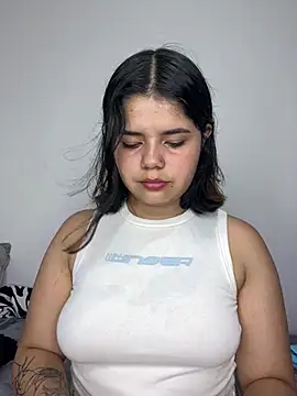 Snapshot of pretty_angela1 chatting on February 25, 2025, 2:36 am pretty angela1 online show from February 25, 2025, 2:36 am