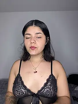 Snapshot of pretty_angela1 chatting on March 16, 2025, 2:21 am pretty angela1 online show from March 16, 2025, 2:21 am