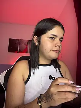 Snapshot of pretty_angela1 chatting on November 24, 2025, 5:40 am pretty angela1 online show from November 24, 2025, 5:40 am