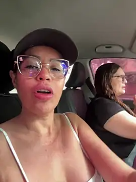 KarolRubi1 online show from November 19, 2025, 1:22 pm