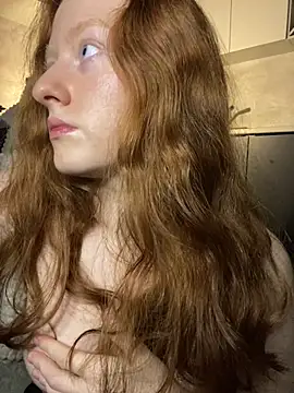 Snapshot of redhead_peach chatting on January 14, 2025, 10:02 pm redhead peach online show from January 14, 2025, 10:02 pm