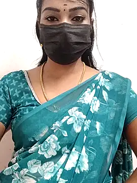 Snapshot of meena_27 chatting on September 30, 2025, 6:18 am meena 27 online show from September 30, 2025, 6:18 am