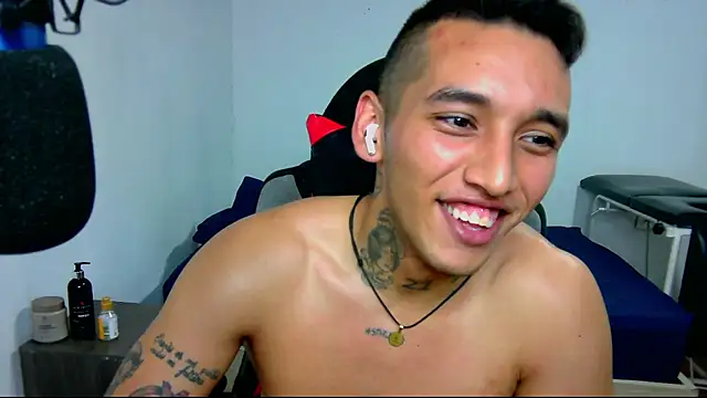 Snapshot of David_Adams2003 chatting on January 9, 2025, 4:39 pm David Adams2003 online show from January 9, 2025, 4:39 pm