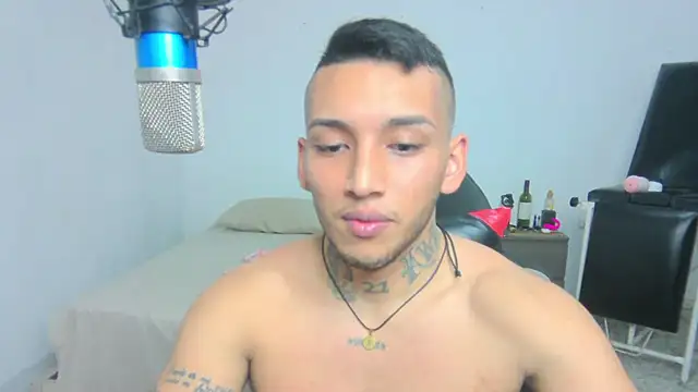 Snapshot of David_Adams2003 chatting on March 2, 2025, 3:37 pm David Adams2003 online show from March 2, 2025, 3:37 pm