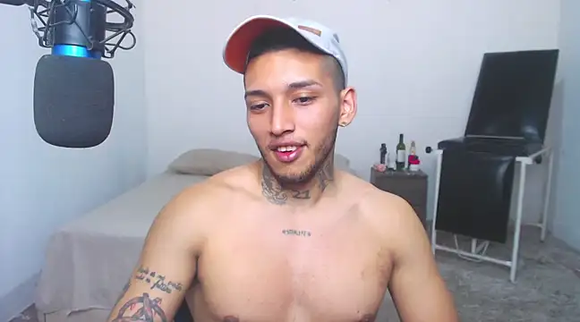 Snapshot of David_Adams2003 chatting on March 7, 2025, 1:29 pm David Adams2003 online show from March 7, 2025, 1:29 pm