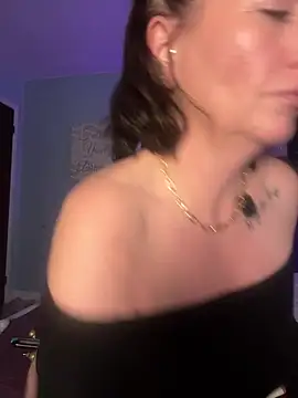 AlessasRoom online show from December 14, 2025, 6:52 am