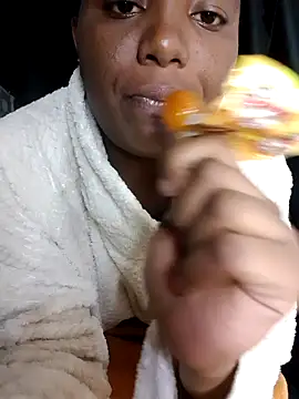 Snapshot of Queen-BD chatting on March 4, 2025, 11:11 pm Queen-BD online show from March 4, 2025, 11:11 pm