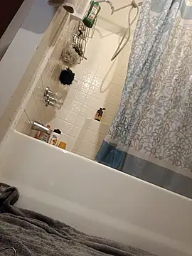 Snapshot of 618fuckupp chatting on December 16, 2025, 4:23 pm 618fuckupp online show from December 16, 2025, 4:23 pm