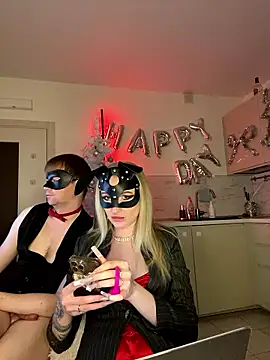 Snapshot of SOFYandMIKE chatting on January 12, 2026, 8:25 pm SOFYandMIKE online show from January 12, 2026, 8:25 pm