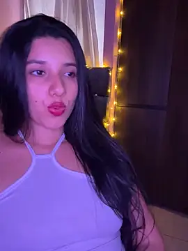 Snapshot of emmariders2 chatting on February 8, 2026, 9:18 pm emmariders2 online show from February 8, 2026, 9:18 pm