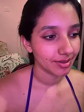 Snapshot of emmariders2 chatting on February 11, 2026, 6:35 pm emmariders2 online show from February 11, 2026, 6:35 pm