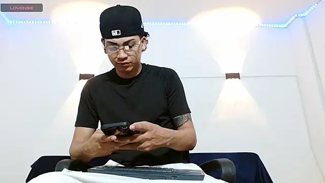 Br4ndxpimm online show from November 1, 2025, 7:49 pm