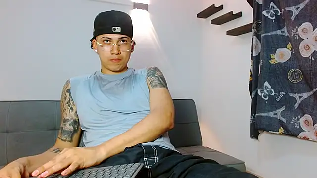 Snapshot of Br4ndxpimm chatting on January 17, 2026, 1:10 am Br4ndxpimm online show from January 17, 2026, 1:10 am