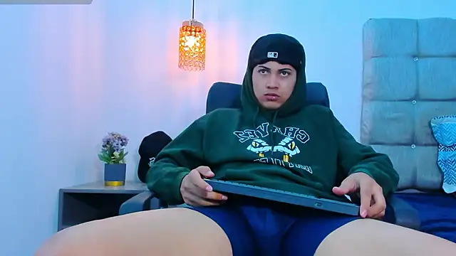 Snapshot of Br4ndxpimm chatting on February 24, 2026, 1:53 pm Br4ndxpimm online show from February 24, 2026, 1:53 pm