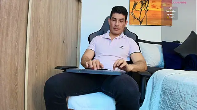 Snapshot of Andrewstelle_coleman chatting on February 18, 2026, 5:36 am Andrewstelle coleman online show from February 18, 2026, 5:36 am