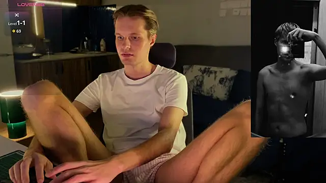 Snapshot of Leonnextdoor chatting on February 6, 2026, 7:28 pm Leonnextdoor online show from February 6, 2026, 7:28 pm