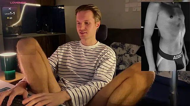 Snapshot of Leonnextdoor chatting on February 20, 2026, 6:19 pm Leonnextdoor online show from February 20, 2026, 6:19 pm