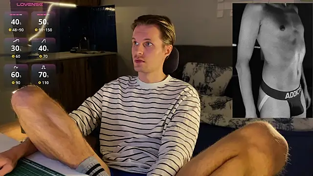 Snapshot of Leonnextdoor chatting on February 21, 2026, 7:26 pm Leonnextdoor online show from February 21, 2026, 7:26 pm