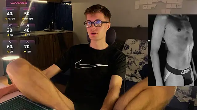 Snapshot of Leonnextdoor chatting on February 27, 2026, 5:13 pm Leonnextdoor online show from February 27, 2026, 5:13 pm