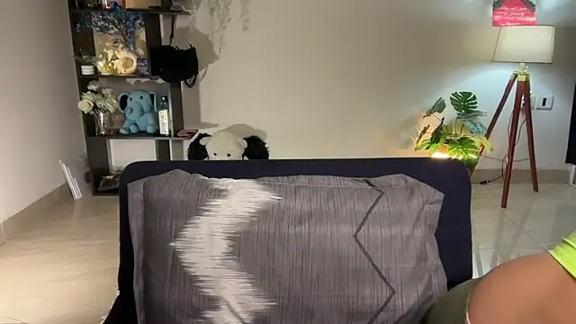 Snapshot of roseofvenom chatting on November 5, 2025, 11:21 am roseofvenom online show from November 5, 2025, 11:21 am