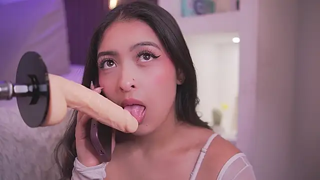Camila dupont online show from May 9, 2026, 4:06 am