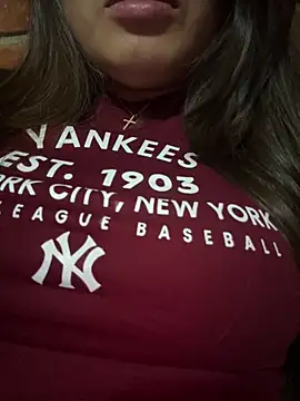 Snapshot of lunagonzales_lima_2007 chatting on October 25, 2025, 5:04 am lunagonzales lima 2007 online show from October 25, 2025, 5:04 am