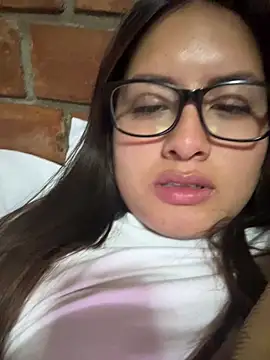 Snapshot of lunagonzales_lima_2007 chatting on November 2, 2025, 2:14 am lunagonzales lima 2007 online show from November 2, 2025, 2:14 am