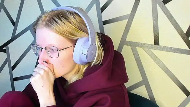 ElizabethHarpper online show from November 26, 2025, 1:06 am