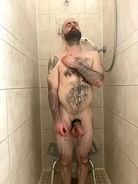 Faded-Solo online show from October 17, 2025, 1:31 am